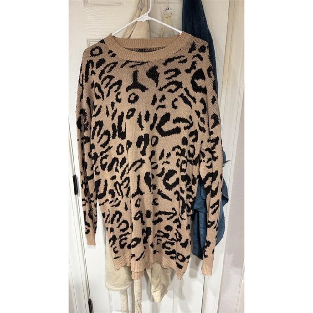 Oversized Leopard Print Knit Sweater Tan Black Crewneck Pullover Animal Print